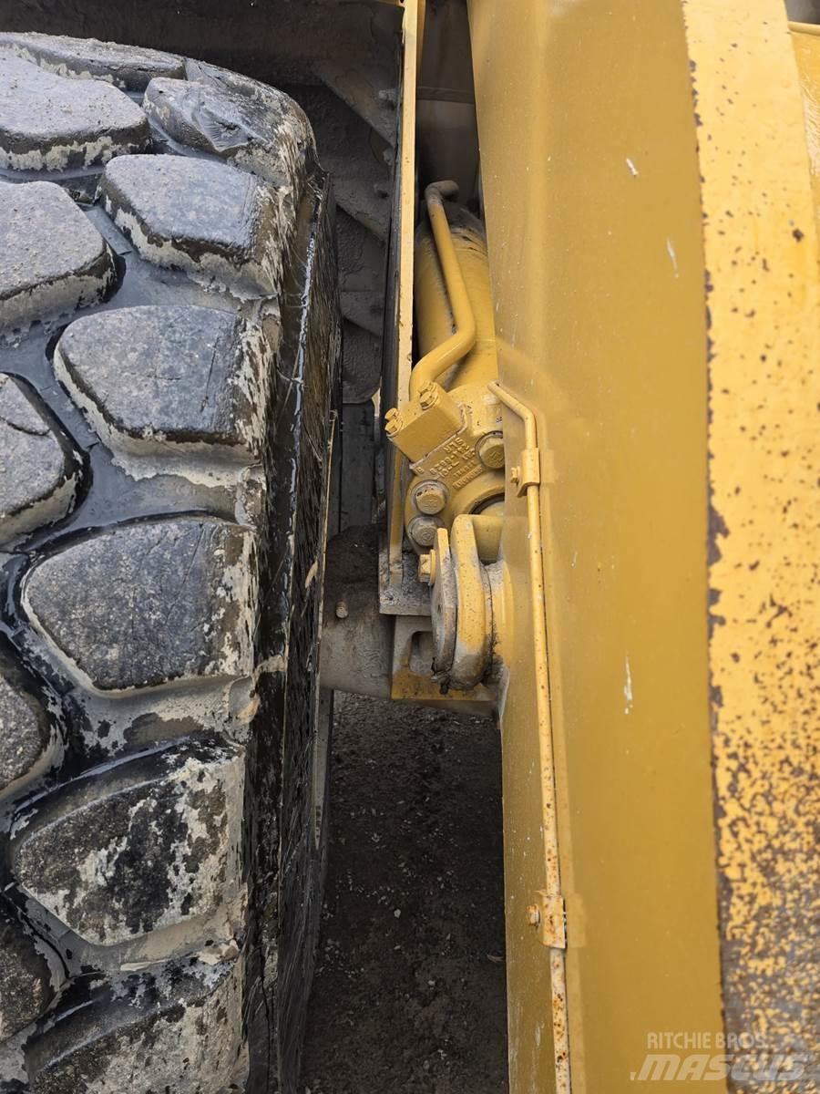 CAT 972H Kolesové nakladače