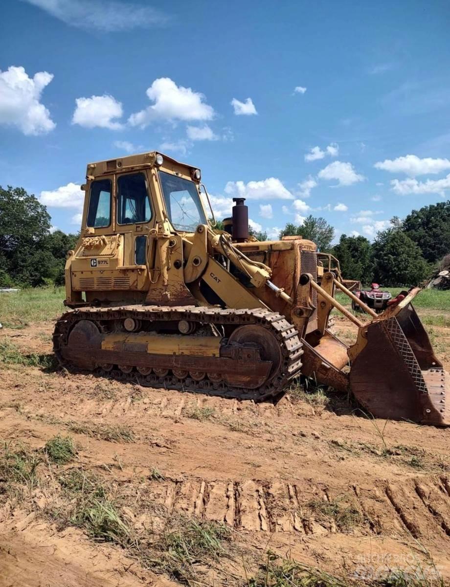 CAT 977L Pásové dozéry