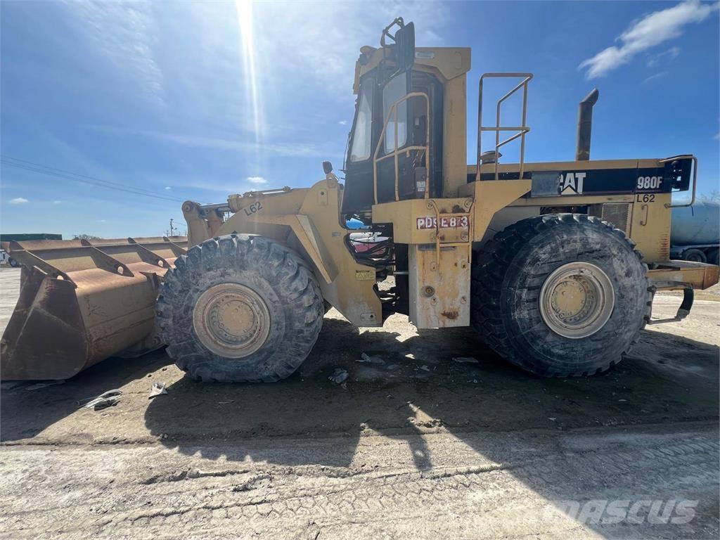 CAT 980F Kolesové nakladače