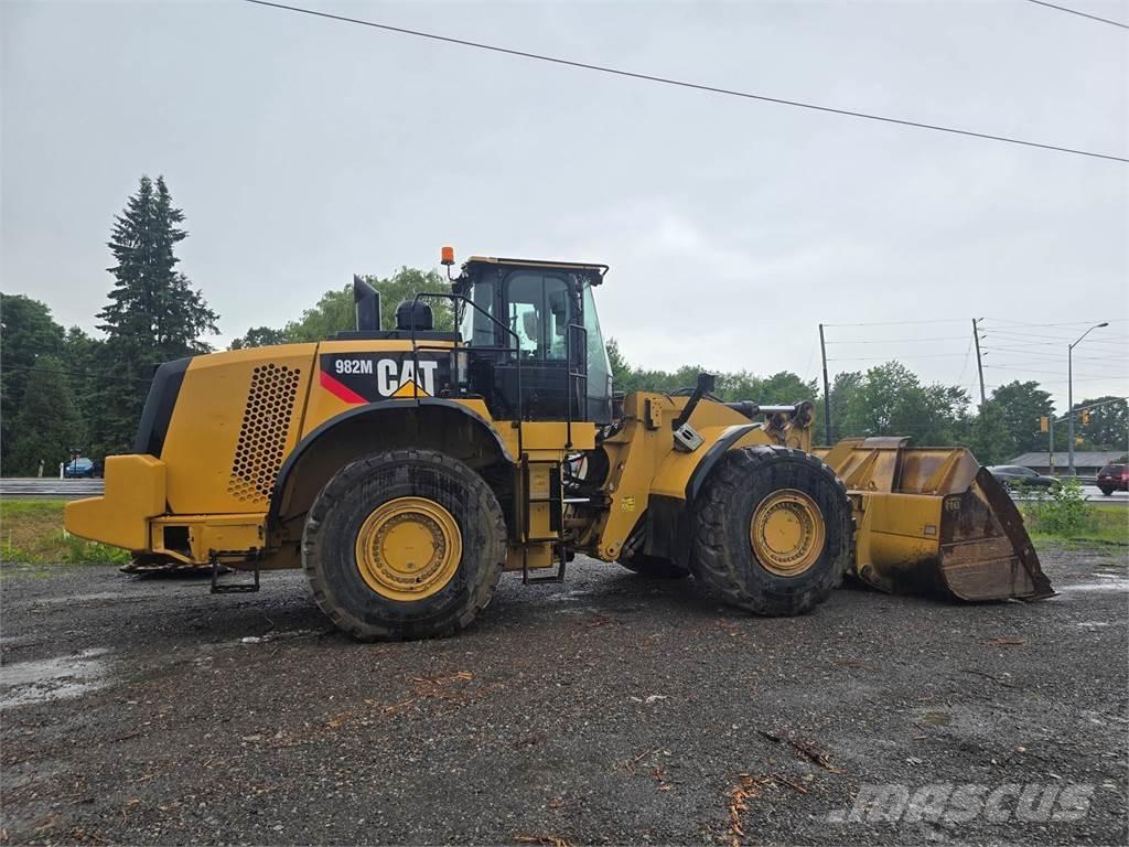 CAT 982M Kolesové nakladače