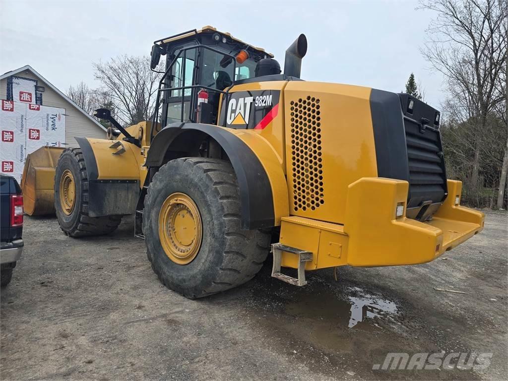 CAT 982M Kolesové nakladače