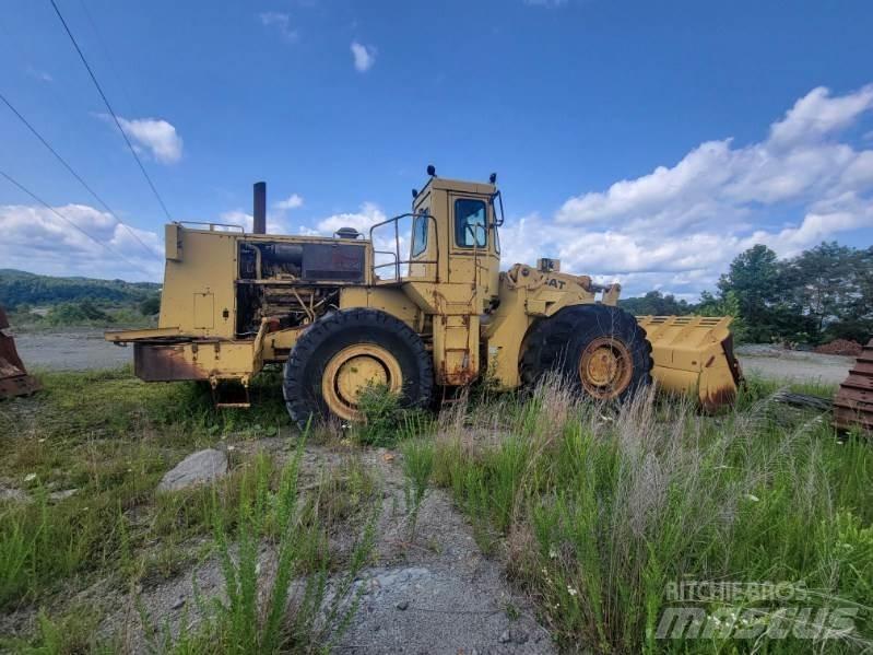 CAT 988B Kolesové nakladače