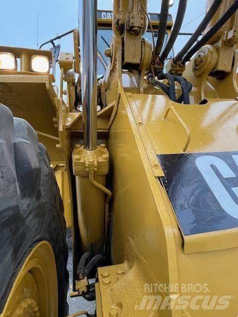 CAT 988B Kolesové nakladače