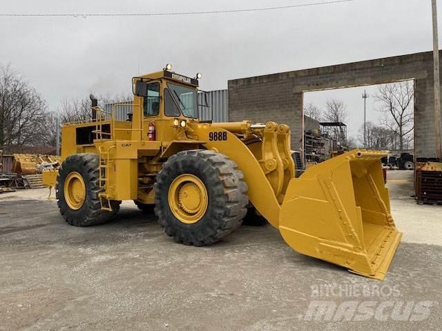 CAT 988B Kolesové nakladače