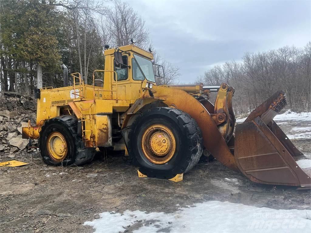 CAT 988B Kolesové nakladače