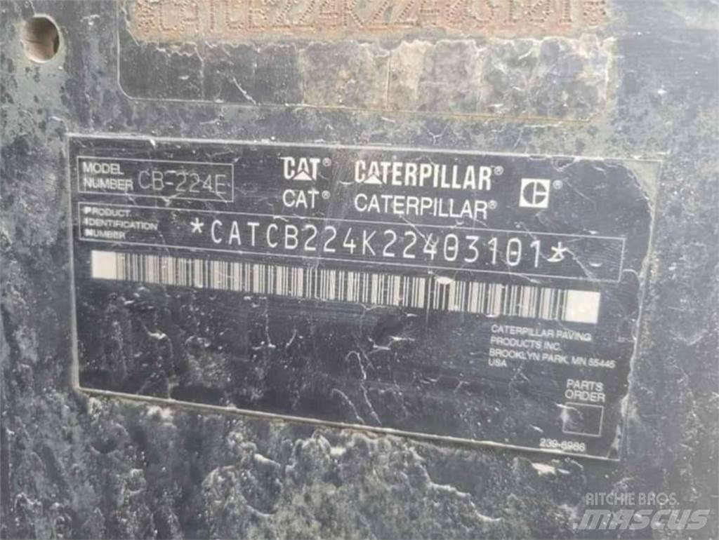 CAT CB24 Ťahačové valce