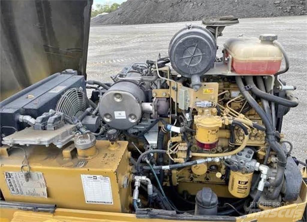CAT CB34B Ťahačové valce
