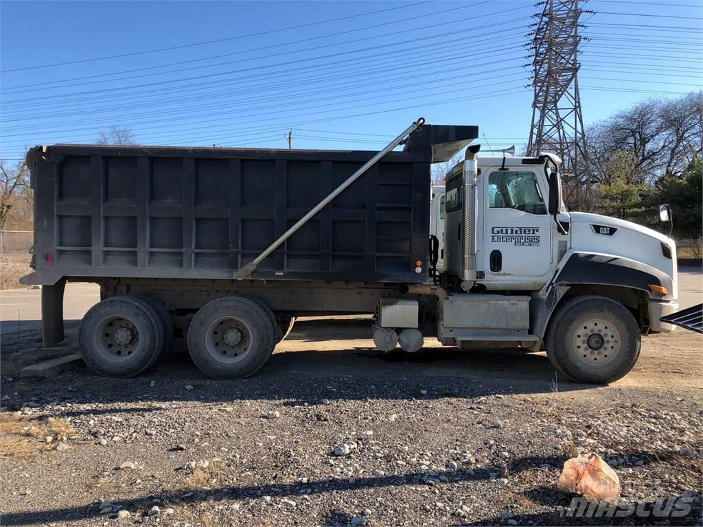 CAT CT660 Sklápače