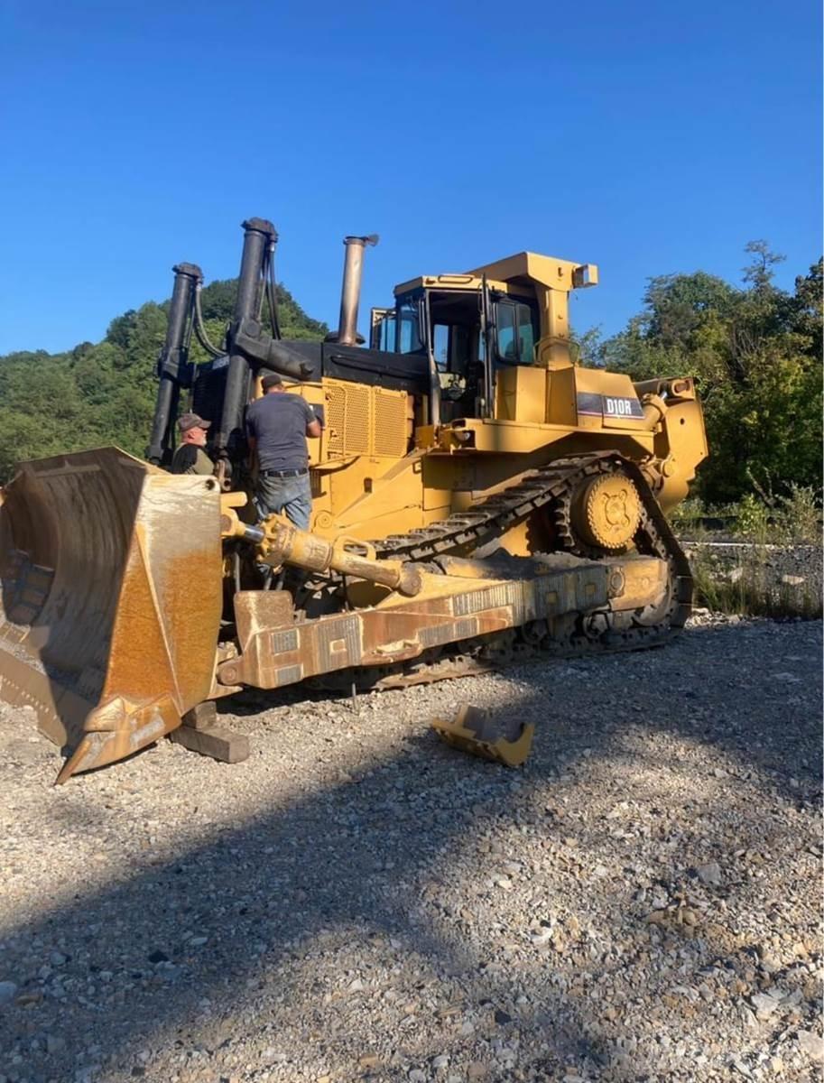 CAT D10R Pásové dozéry