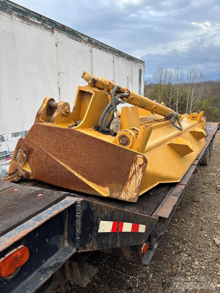 CAT D10R Pásové dozéry