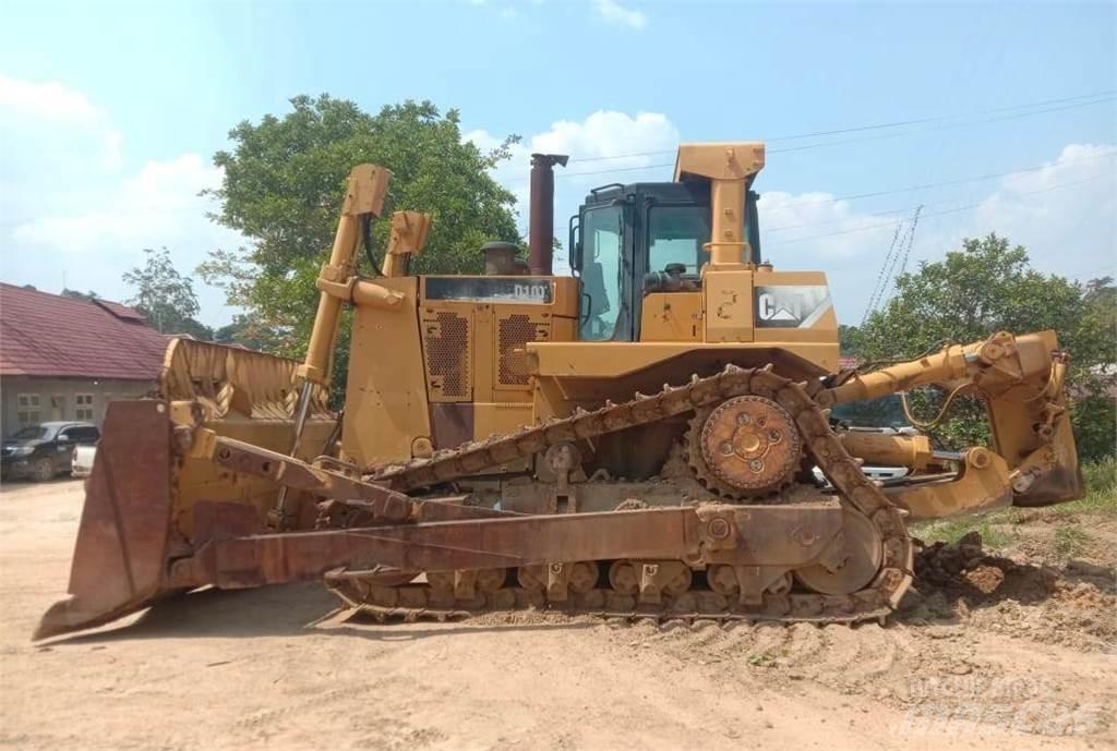 CAT D10T Pásové dozéry