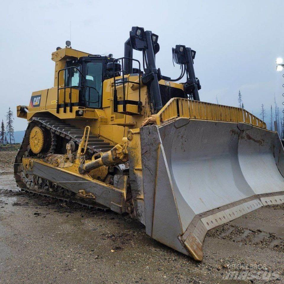 CAT D10T Pásové dozéry