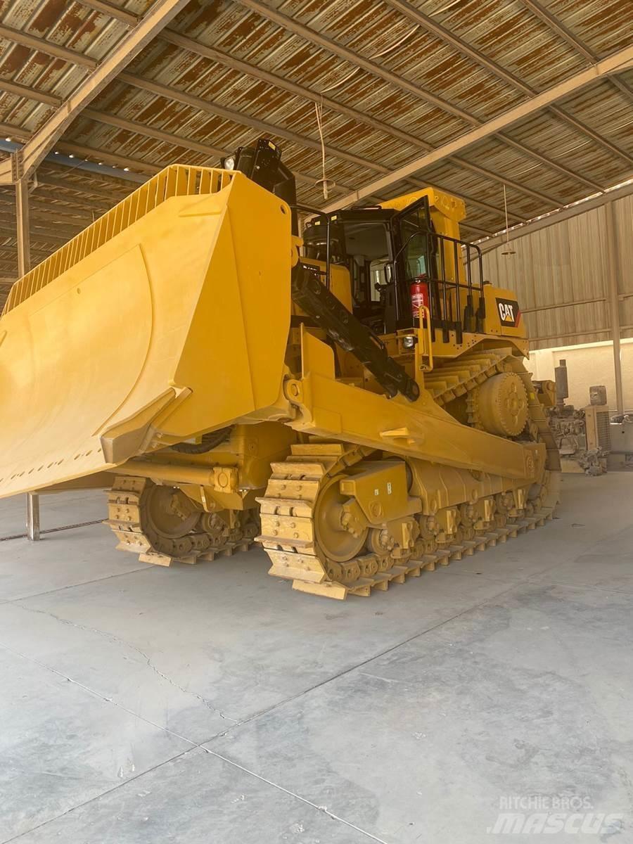 CAT D10T2 Pásové dozéry