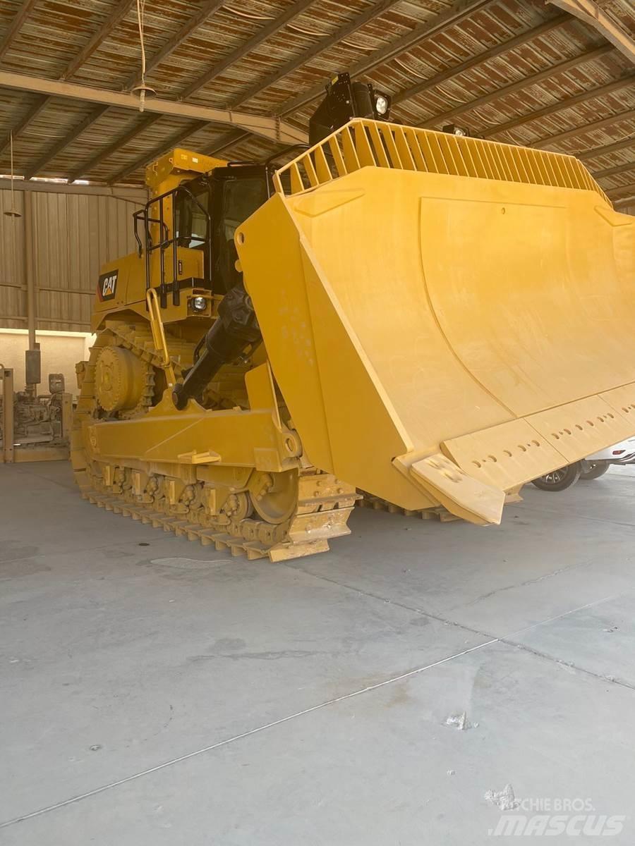 CAT D10T2 Pásové dozéry