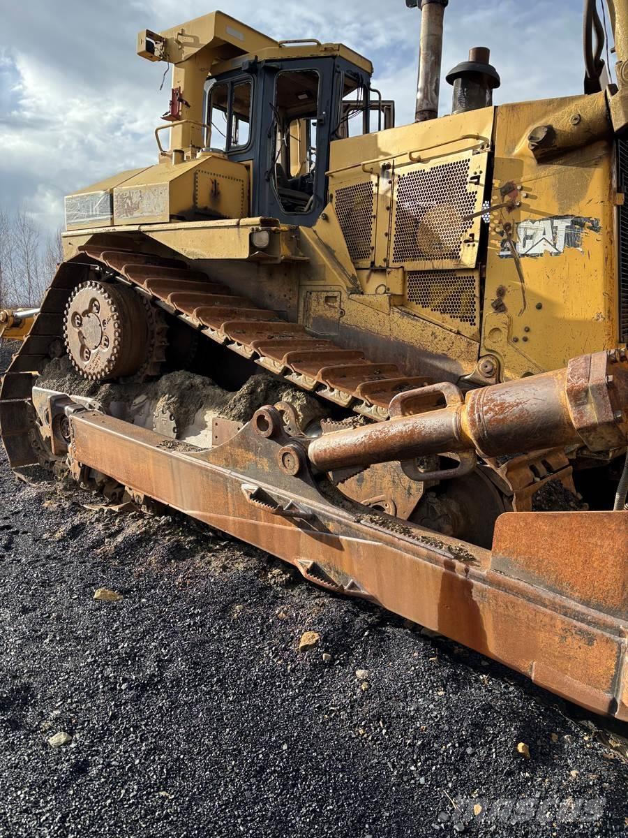 CAT D11R Pásové dozéry