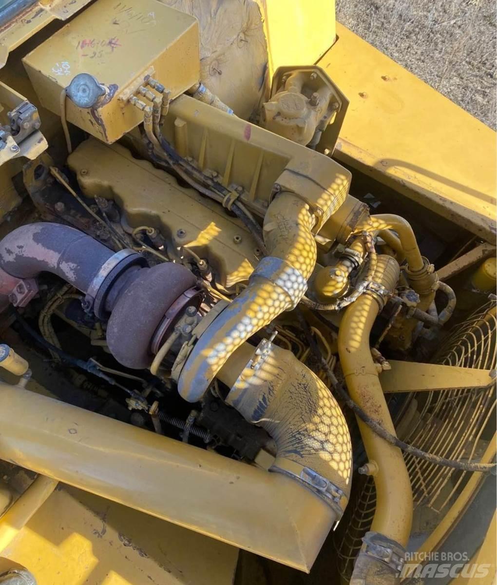 CAT D250B Kĺbové nákladné autá