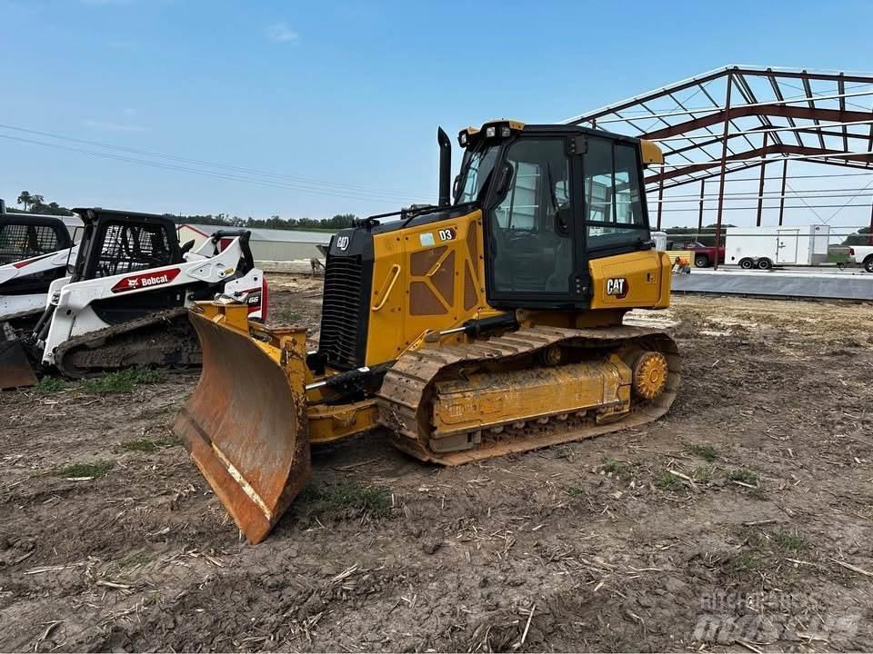 CAT D3 Pásové dozéry