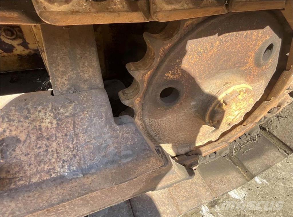 CAT D3B Z Pásové dozéry