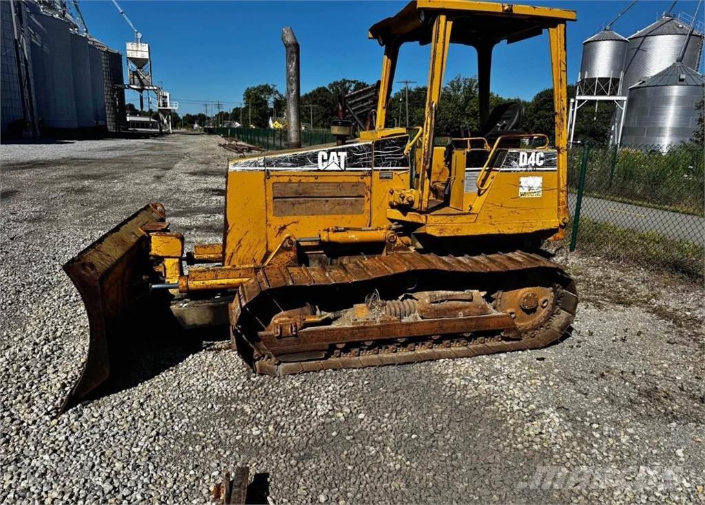 CAT D4C Pásové dozéry