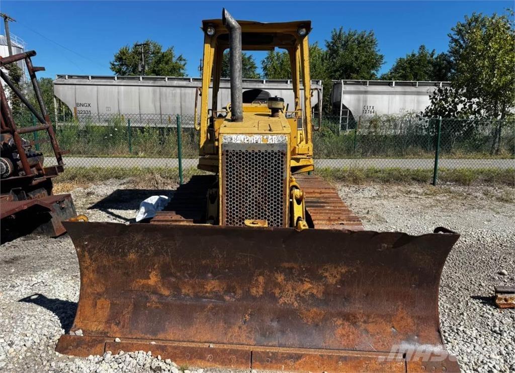 CAT D4C Pásové dozéry