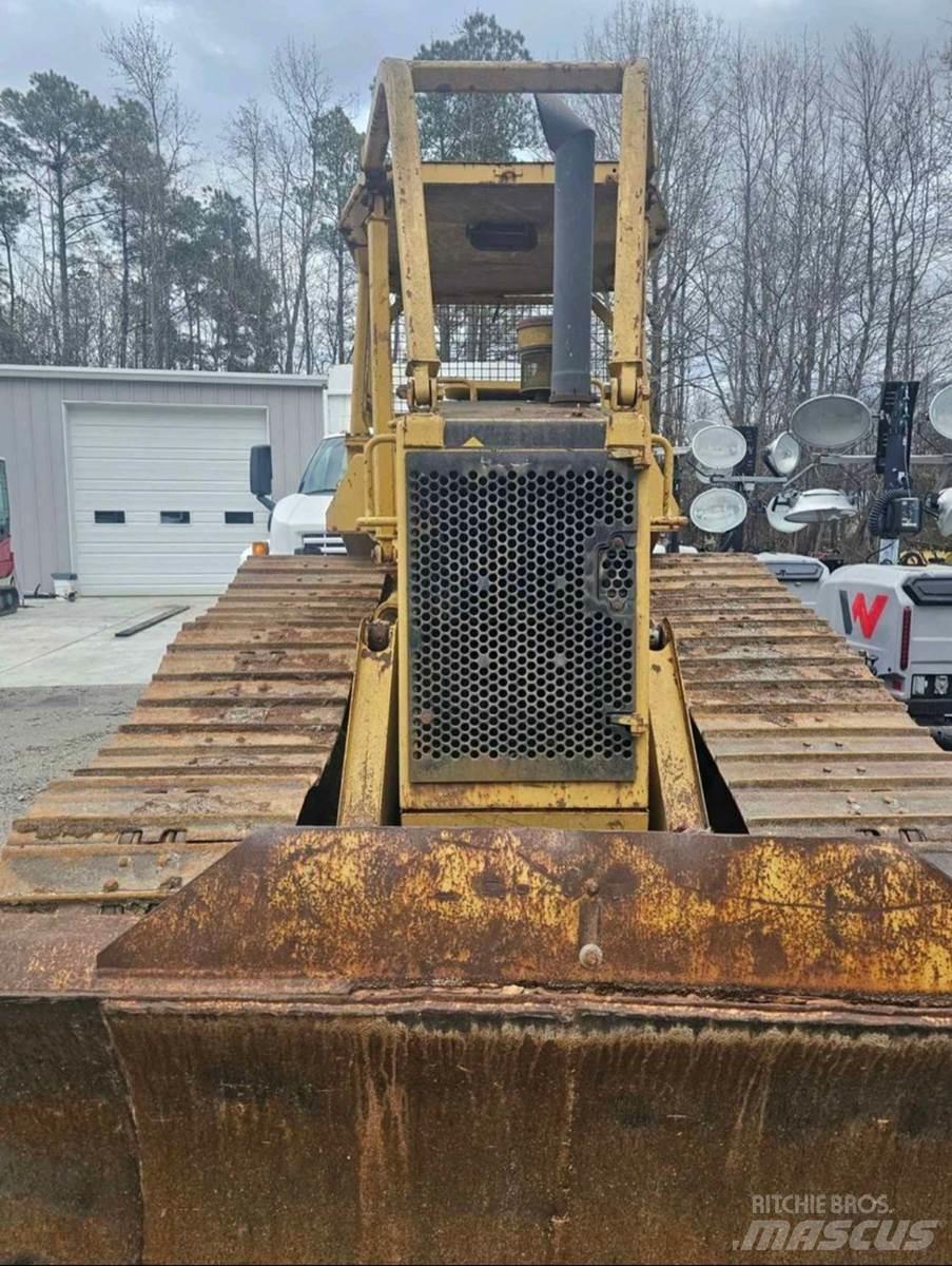 CAT D4H II Pásové dozéry