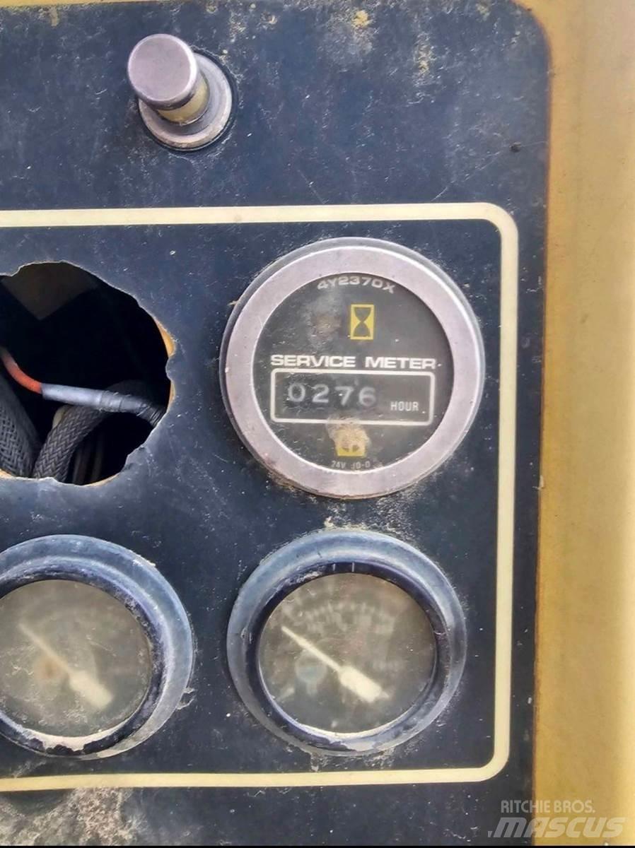 CAT D4H II Pásové dozéry