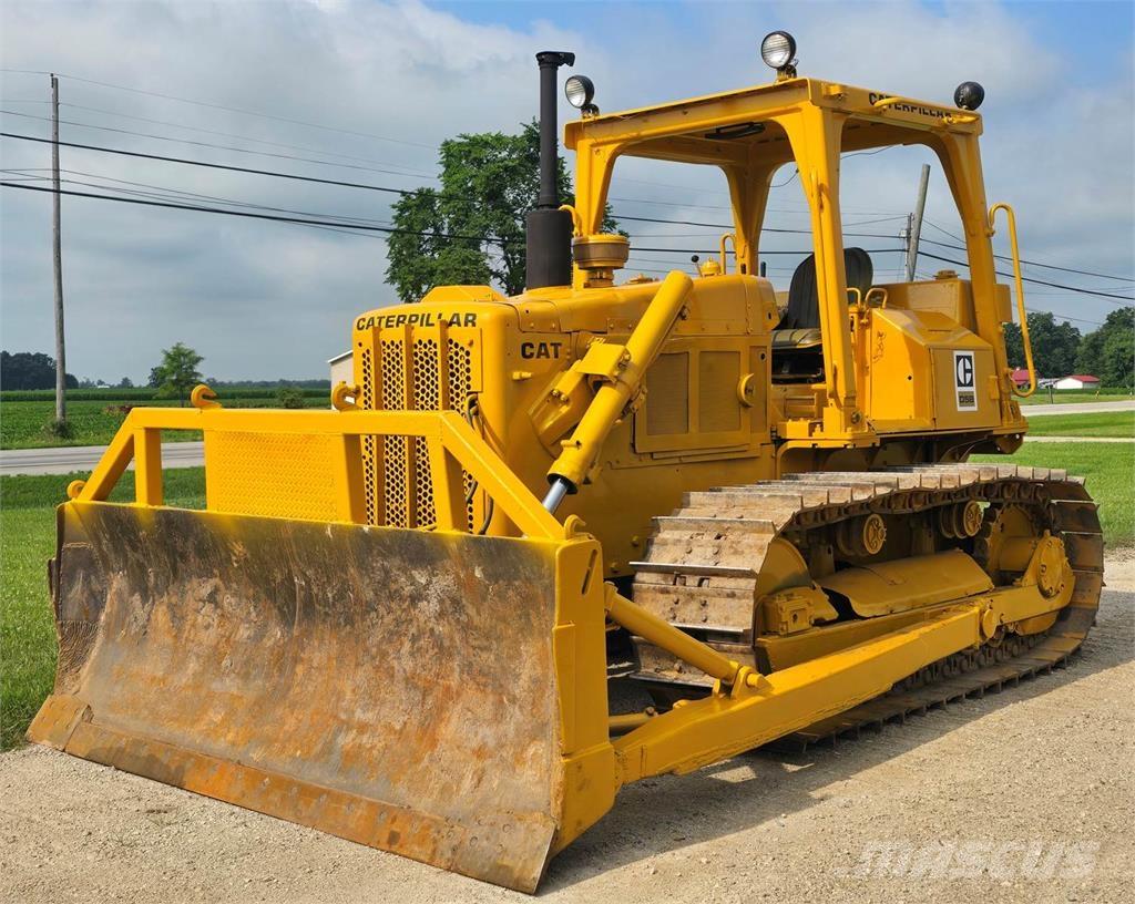 CAT D5B Pásové dozéry