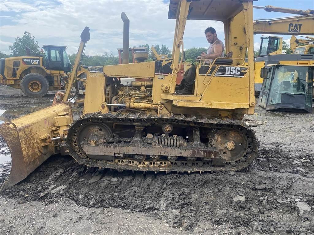 CAT D5C Pásové dozéry