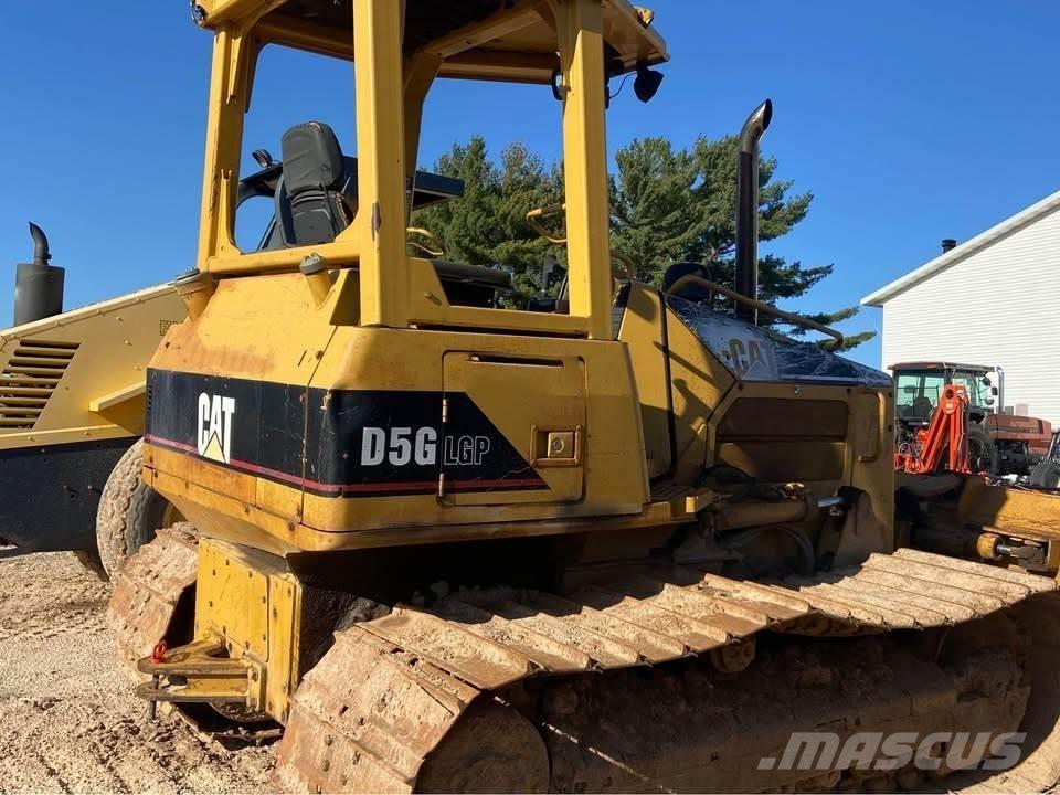 CAT D5G Pásové dozéry