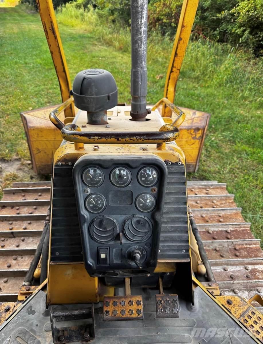 CAT D5G XL Pásové dozéry