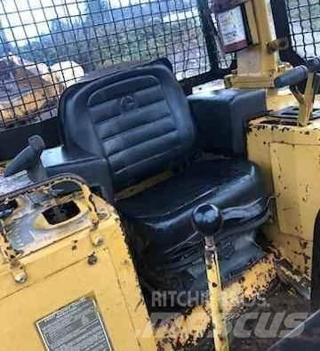CAT D5H Pásové dozéry