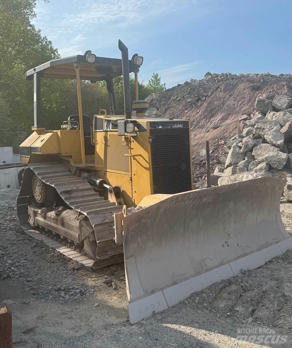 CAT D5M Pásové dozéry