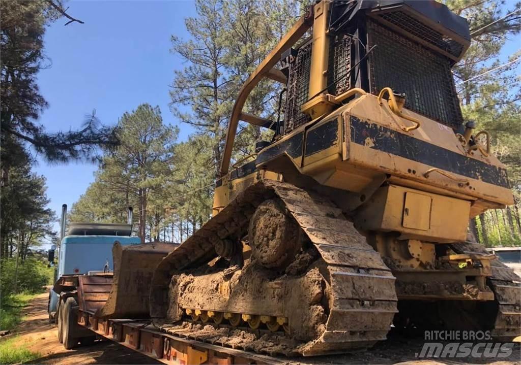 CAT D5M Pásové dozéry