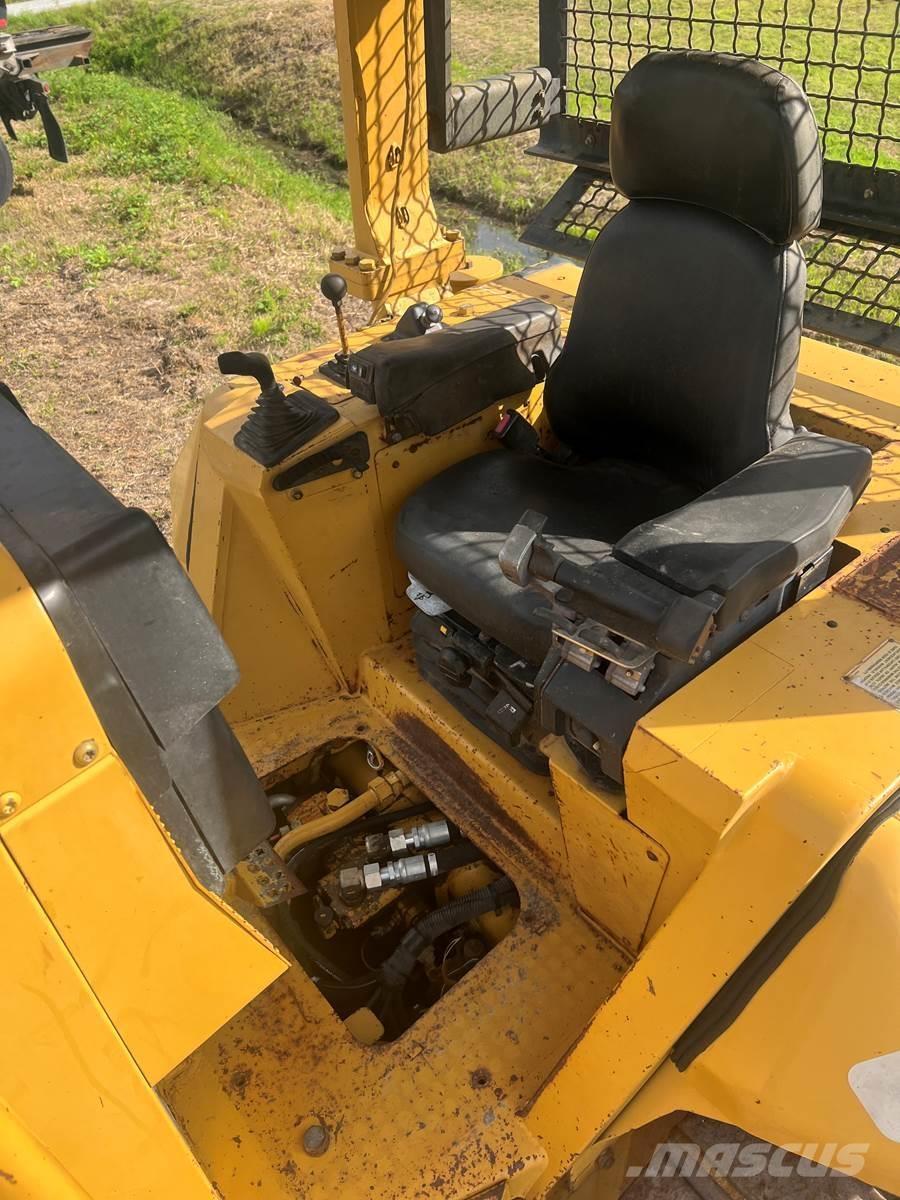 CAT D5N Pásové dozéry