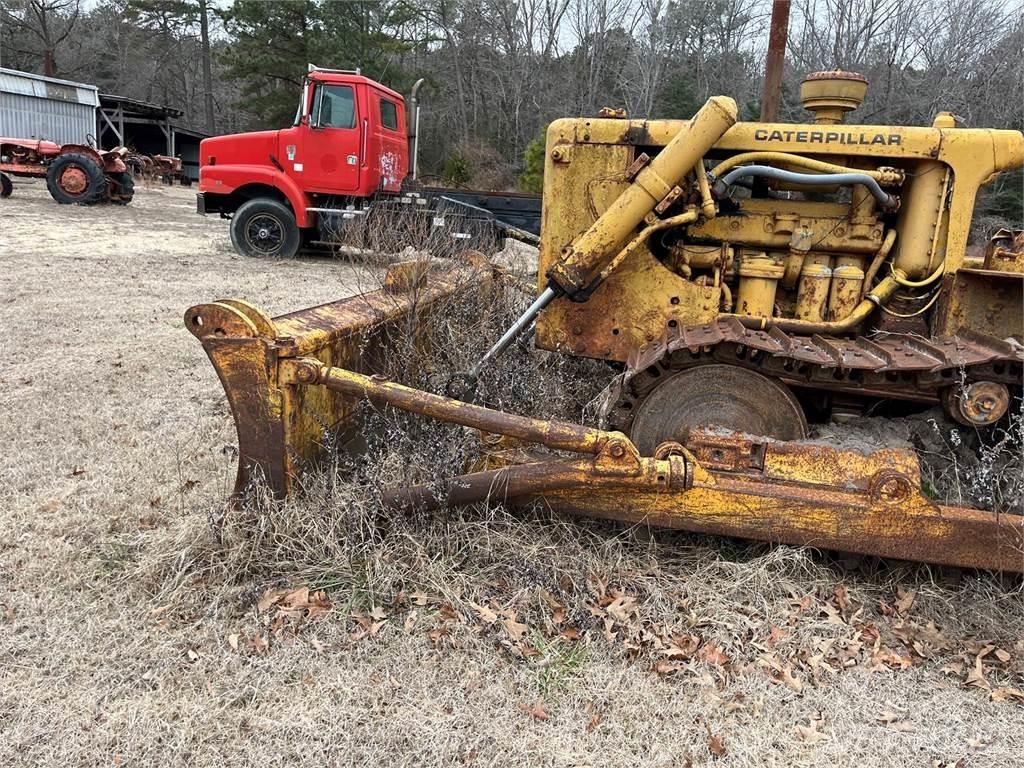 CAT D6 Pásové dozéry