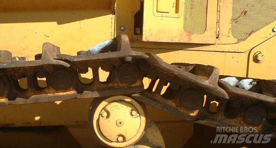 CAT D6C Pásy, reťaze a podvozok