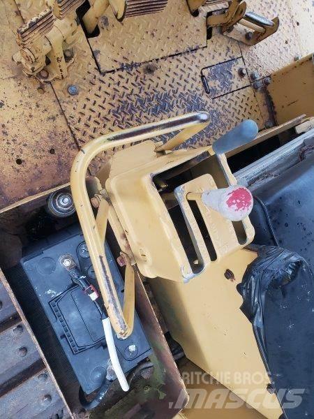 CAT D6C Pásové dozéry