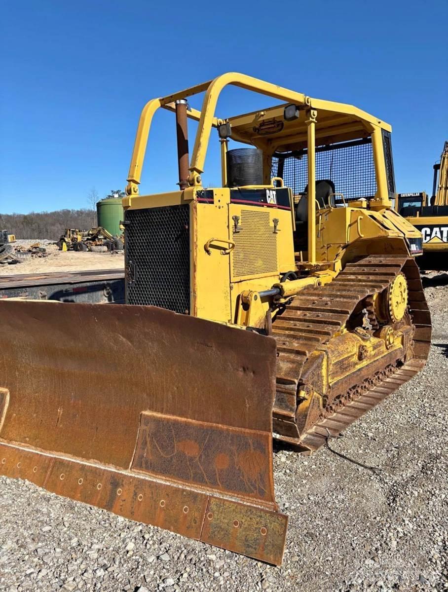 CAT D6M XL Pásové dozéry