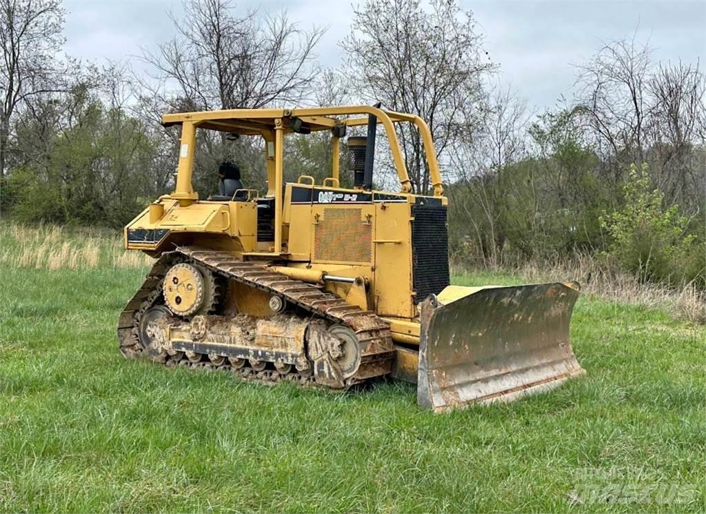 CAT D6M XL Pásové dozéry