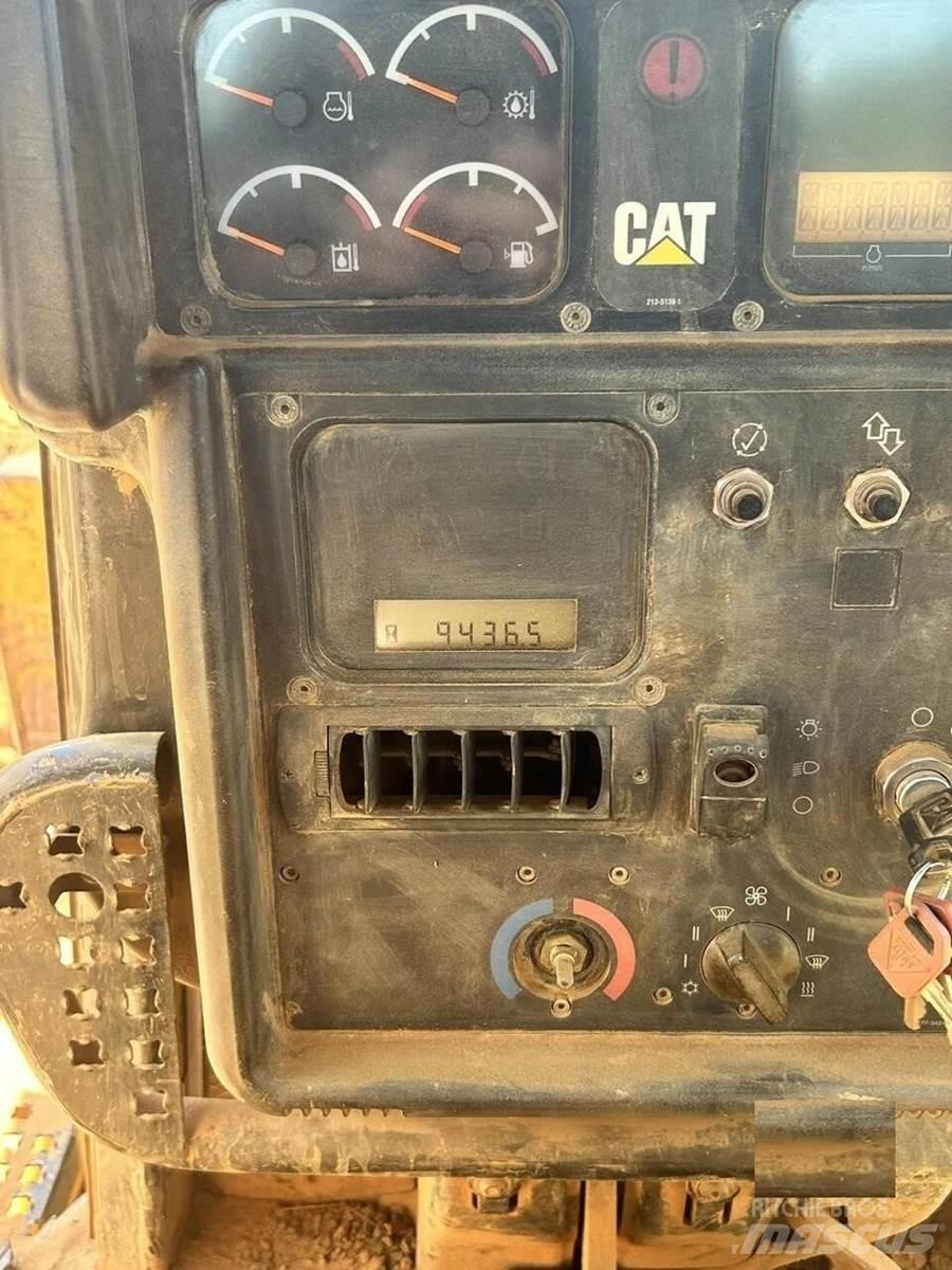 CAT D6N XL Pásové dozéry