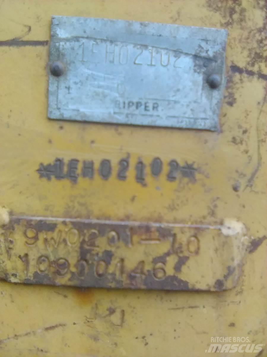 CAT D6R Rozrývače