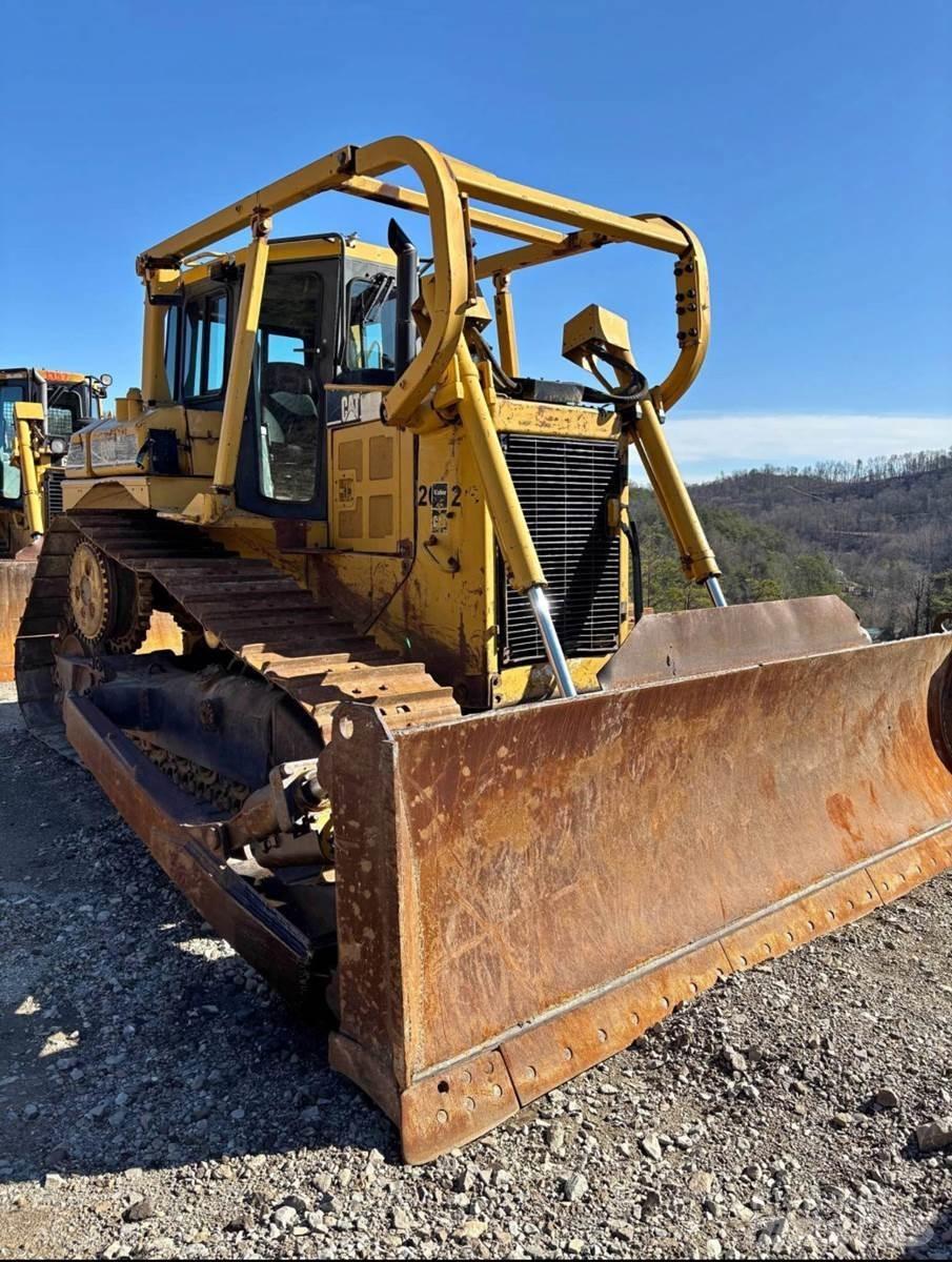 CAT D6R Pásové dozéry
