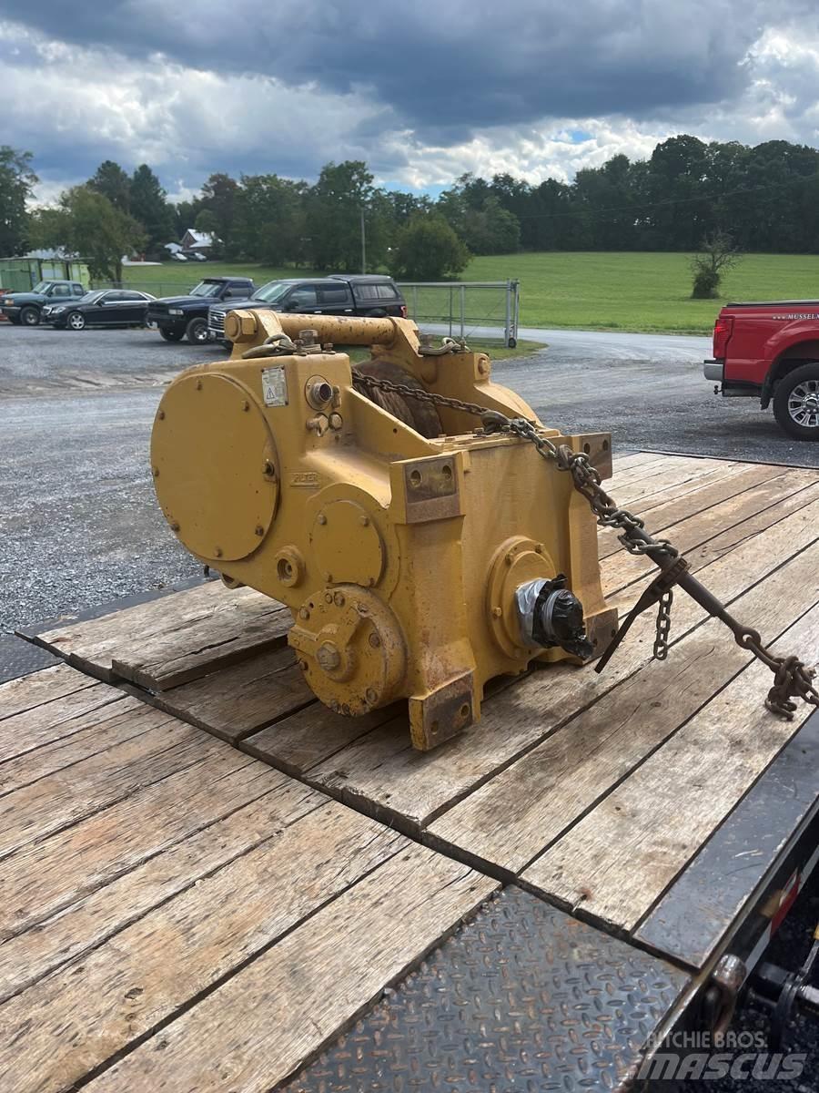 CAT D6T Pásové dozéry