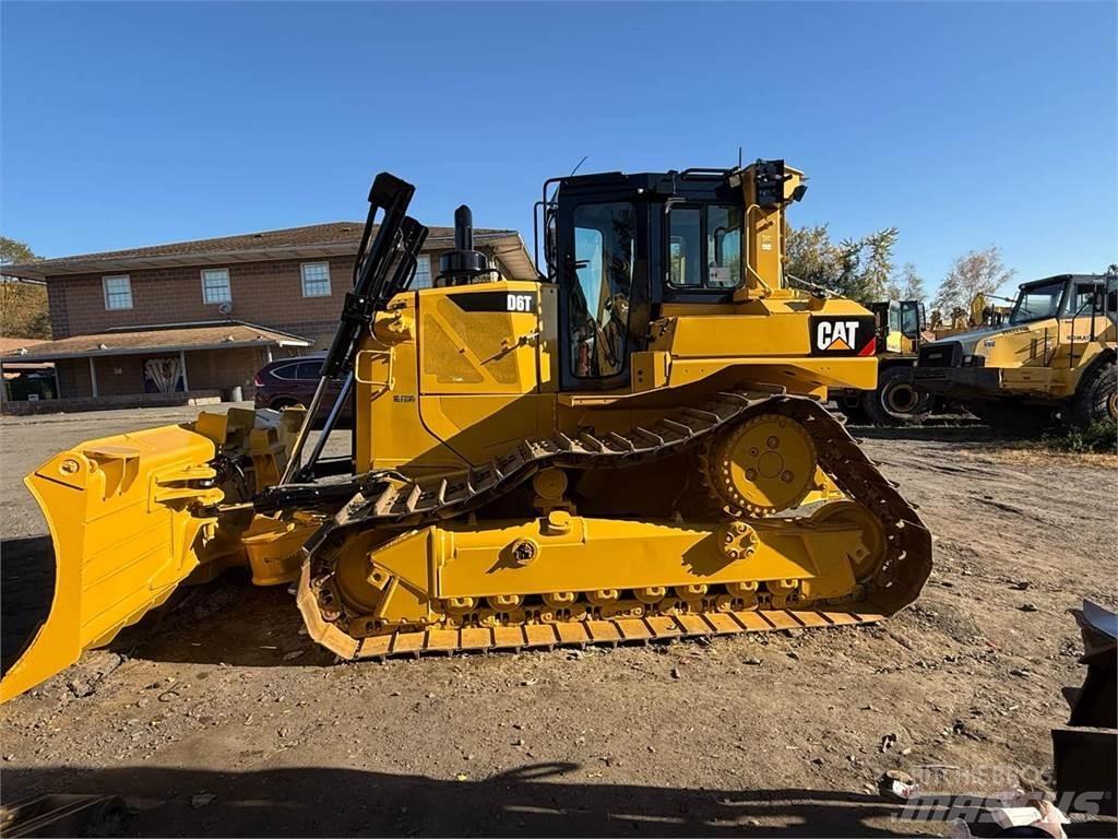 CAT D6T Pásové dozéry