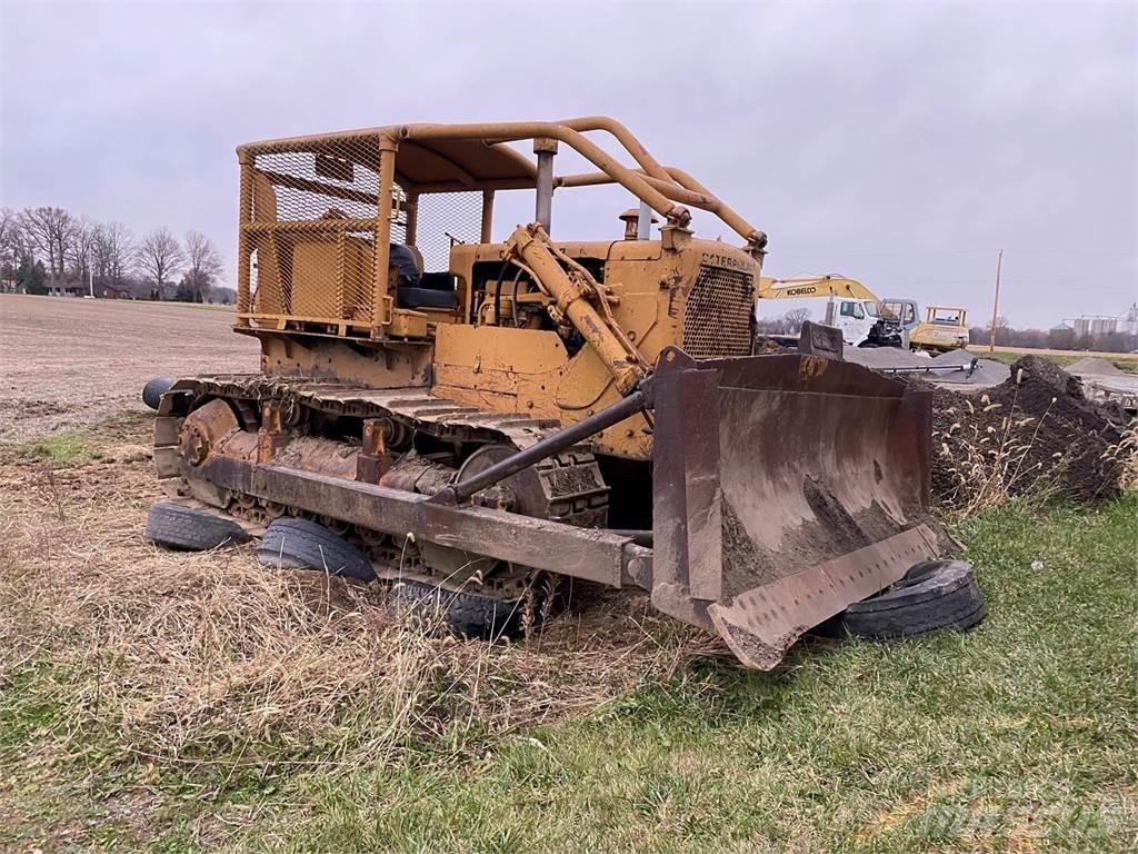 CAT D7E Pásové dozéry