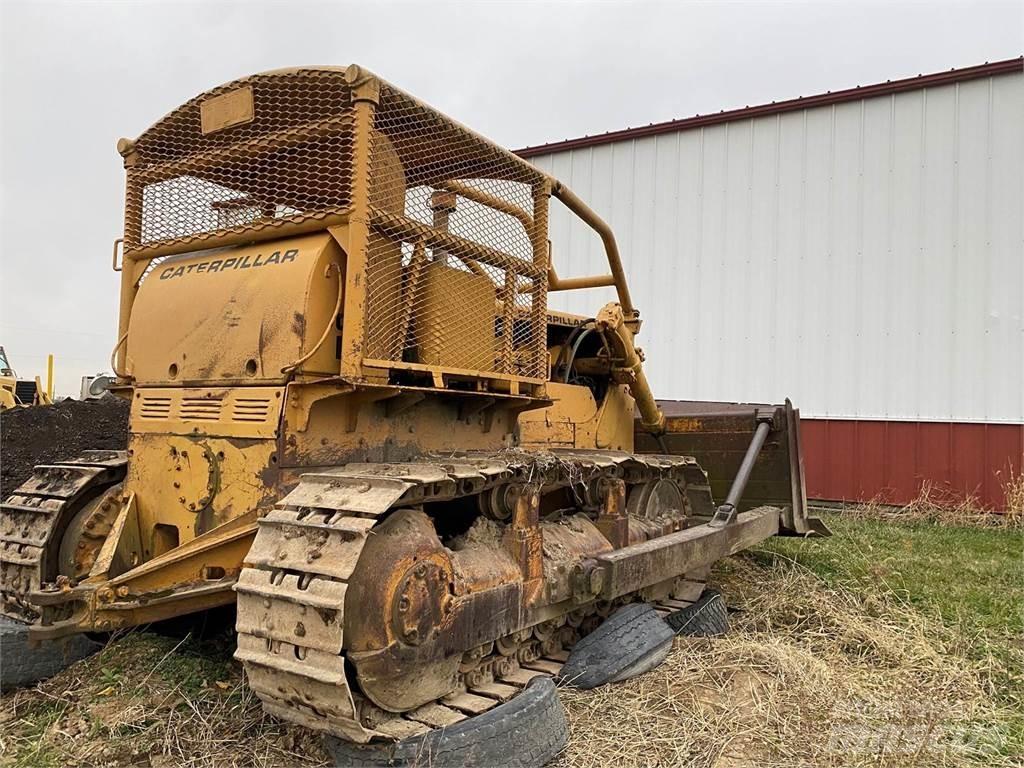 CAT D7E Pásové dozéry
