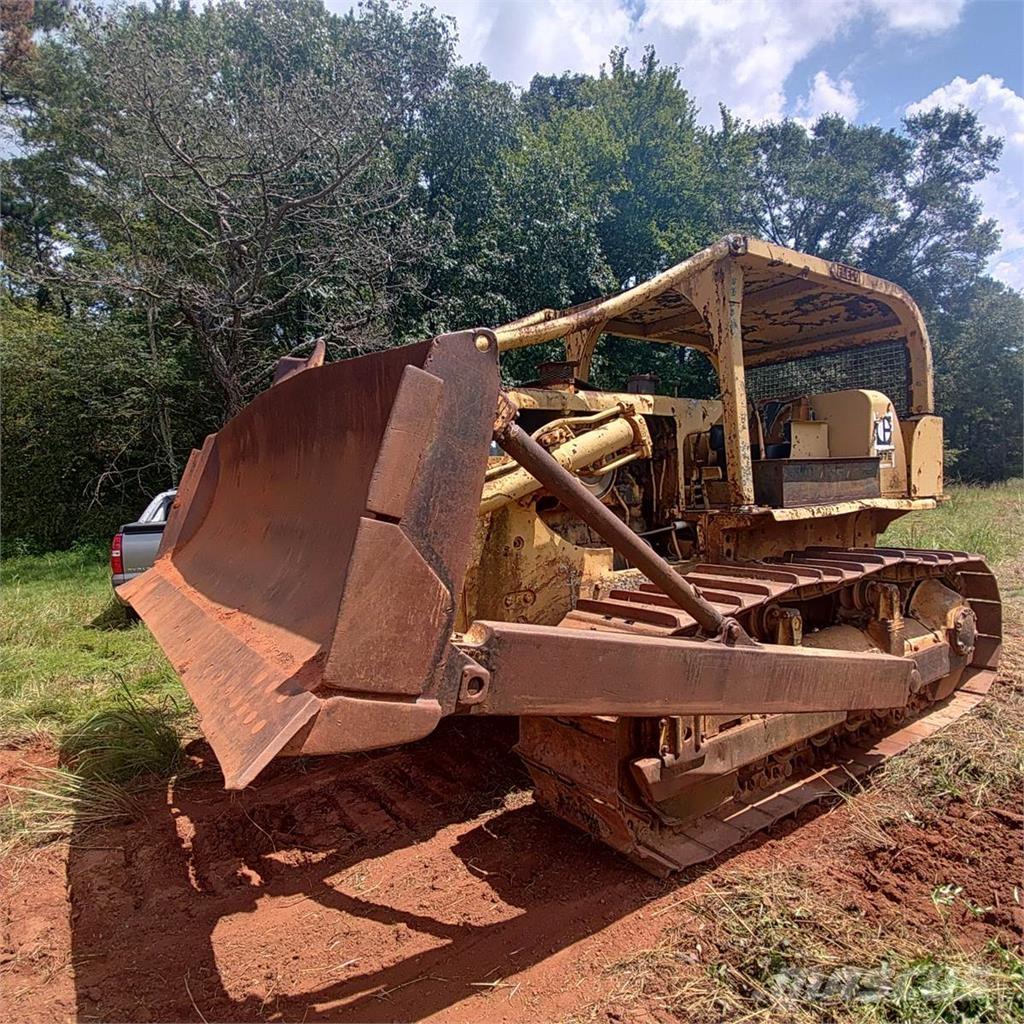 CAT D7E Pásové dozéry