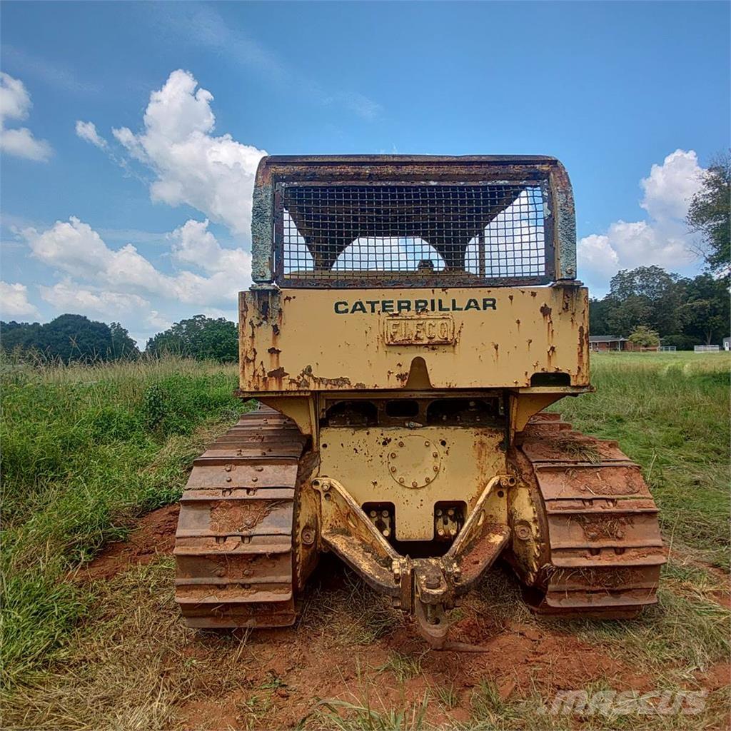 CAT D7E Pásové dozéry