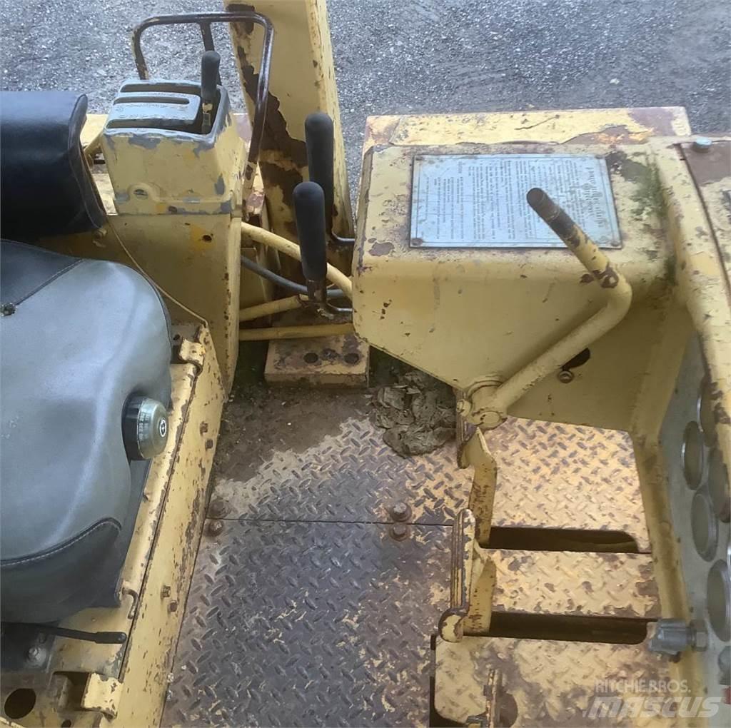 CAT D7F Pásové dozéry