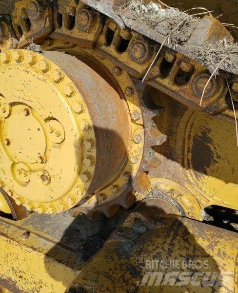 CAT D7R Pásové dozéry